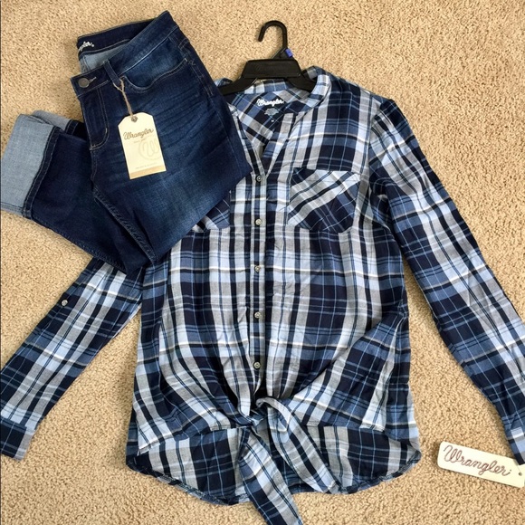 Wrangler Cuffed Capri - Picture 2 of 4